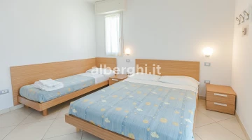 Chambre principale lumineuse