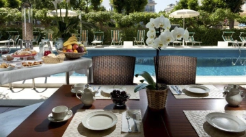 Vi coccoleremo dalla colazione alla cena