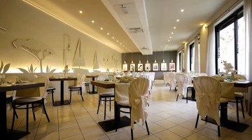 Restaurant hall