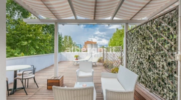 Private solarium in privilege room