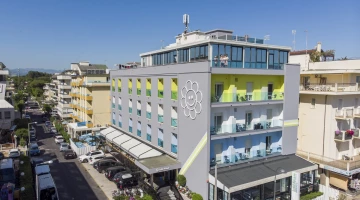 vue extérieure face à la mer de Riccione