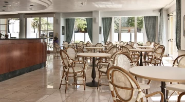 sea side bar