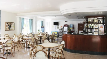 poolside bar