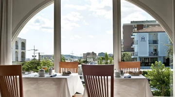 poolside restaurant