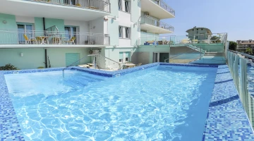 La piscina: altezza 1,20 mt di circa 4,5 mt x 6 mt