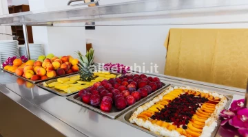 Buffet de fruits et desserts