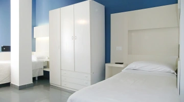 double room with separate beds