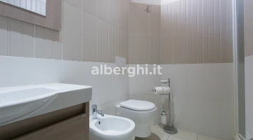 Duschkabine im Badezimmer