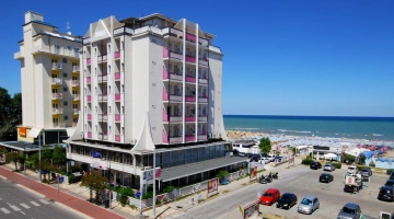 vue de l'entrée côté rue