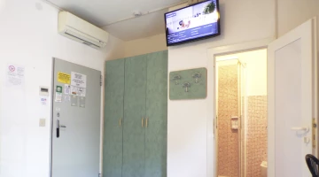 all rooms with 32 inch smart TV 