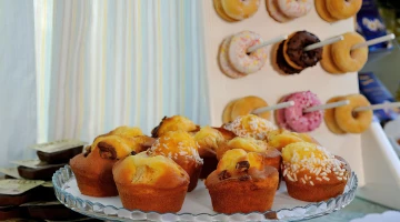 Frühstück mit hausgemachten Kuchen