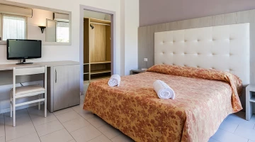 Familienzimmer mit Verbindungstür