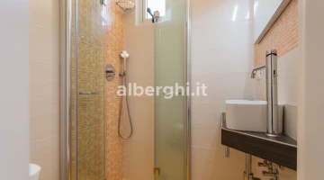 Badezimmer im Hotelzimmer
