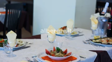 Tägliches Fleisch- und Fischmenü