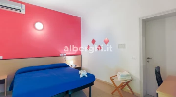 Zimmer mit Balkon, Klimaanlage, TV, Haartrockner