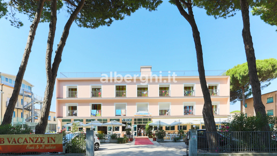 An der Strandpromenade von Pinarella di Cervia
