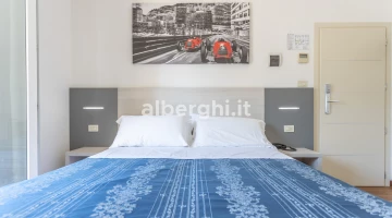 Double bedroom detail