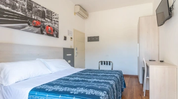 Camera con letto matrimoniale