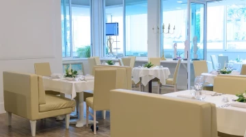 Sala ristorante hotel cristallo riccione