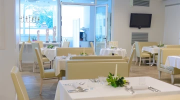 Sala ristorante hotel cristallo riccione