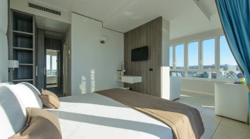 Suite situata all'8° piano con vista panoramica e balcone