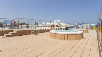 Hydromassage on the beach