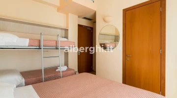 Doppelzimmer + Etagenbett