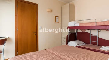 Vierbettzimmer mit Meerblick