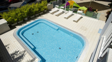 Schwimmbad in einer anderen Einrichtung verfügbar