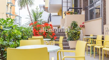 Terrasse zum Genießen von Kaffee und Getränken