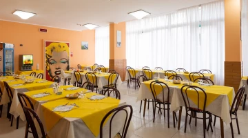 Blick ins Esszimmer