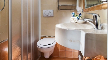 Klassisches Schlafzimmerbad