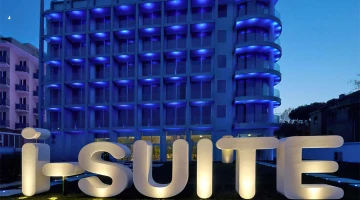 I-Suite-Hotel mit Meerblick