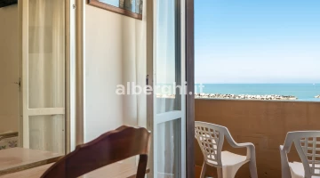 Uhrenzimmer (Morgendämmerungszimmer am Meer)
