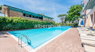 Halbolympisches Schwimmbecken 25 m