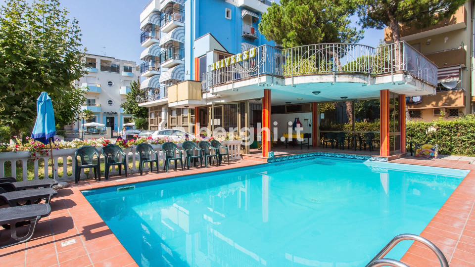 Pool 12 x 6 m, 1,45 m tief