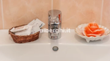 Ensemble de courtoisie de salle de bain