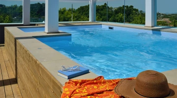 Piscina di giorno