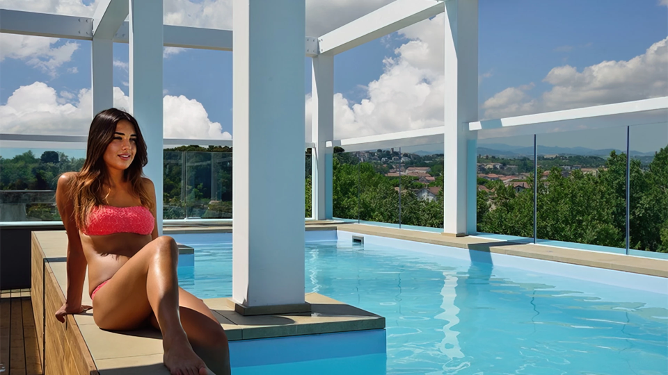 Piscina di giorno