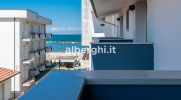 Balcone privato vista mare laterale