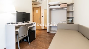 Camera con divano letto