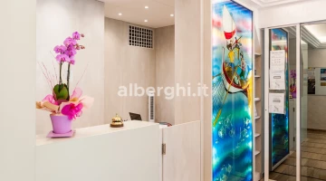 Hall e reception