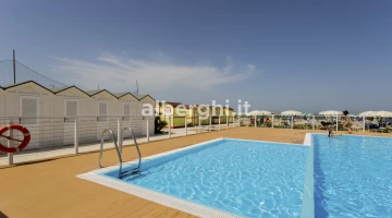 Piscina riscaldata presso la nostra spiaggia convenzionata