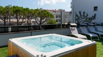 Beheizte Hydromassage im grünen Solarium