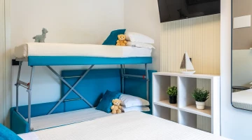 „HÜBSCHES“ FAMILIENZIMMER