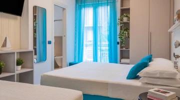 DREIBETTZIMMER „HÜBSCH“.