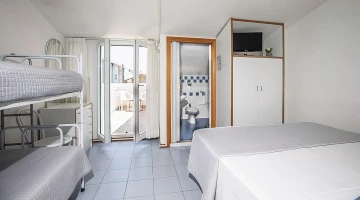 „EINFACHES“ VIERBETTZIMMER