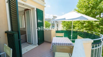 Terrace sea side two-room apartment n.6
