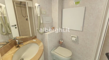 Salle de bain simple rétro