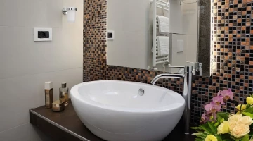 Superior room bathroom
